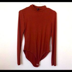 FOREVER 21 BURGUNDY RIBBED LONG SLEEVE BODYSUIT L